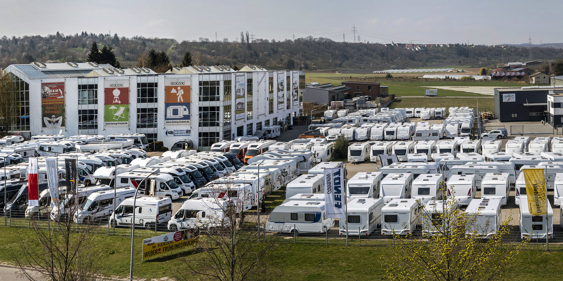 Wohnmobile und Wohnwagen kaufen bei Ihrem Fachhändler im Raum Heilbronn-Stuttgart